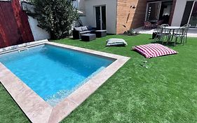 Maison Climatisee, Piscine, A 5 Minutes Des Grands Buffets